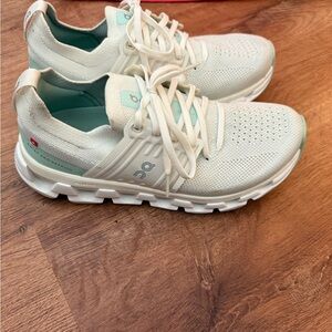 On Running Women's Cream and Mint Sneakers - cloudtec size 8